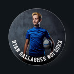 Ditt idrottsfoto | Fotoknapp för Personlig Team Knapp<br><div class="desc">Knappen anpassningsbar med ditt idrottsfoto med personlig namn, spelnummer och team namn, skola, stad, år eller meddelande i fet kollegial typografi. Passar för foto, färg, alla åldrar, all sport. Testa det för att se hur det ser ut! Om du vill göra fler ändringar skriver du in verktyg om det behövs....</div>