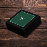 Ditt monogram i mörk grönt&vit minnesask<br><div class="desc">Lägg till ditt /hans monogram i den här enkla presentlådan på mörk grönt (013220 ) &vit. Från lagret i lumirala. Personliger är alltid en bra idé!</div>