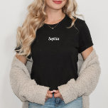 Ditt namn eller Monogram i Retro-skript T Shirt<br><div class="desc">Den här enkla skjortan och snyggten har ditt namn eller monogram i ett vitt trendig,  retrovisuell skripttypografi.</div>