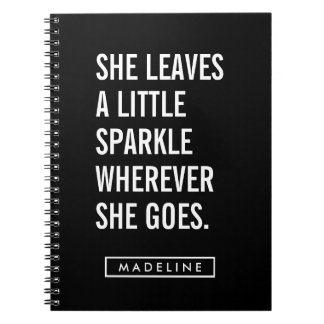 Ditt namn | Hon Lämnar lite Gnistra Anteckningsbok