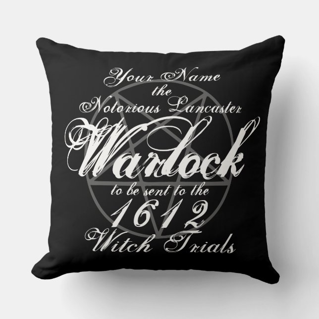 Ditt namn i noorious Warlock Witch Trials Gothic Kudde (Framsida)