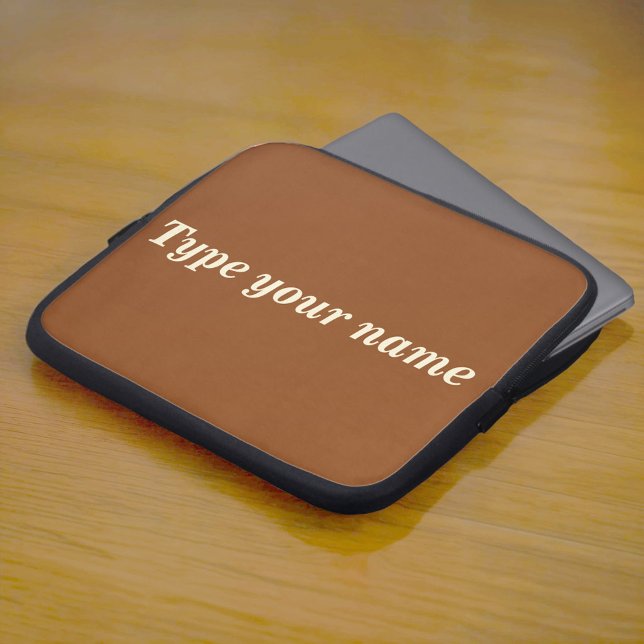 Ditt Namn på Brun Bärmskydd för Bärbar Dator Laptop Fodral (Brown laptop sleeve with your name)