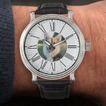 Ditt Pet-Hund eller kattfoto på en Personlig Armbandsur<br><div class="desc">Besök av Pet Hund eller Cat med klassiska romerska stil-nummer plus ditt eget foto av husdjur. Ladda upp bild från ditt eget husdjur.</div>