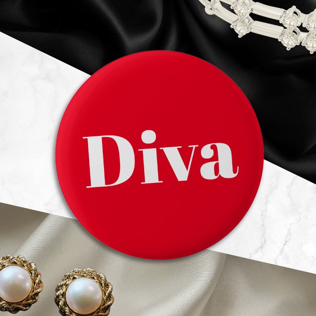 Diva Operasångare Musiker Artist Musik Tema Knapp (A red pin button badge with the word 'Diva' in simple white lettering. An ideal novelty gift)