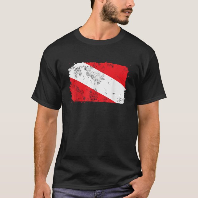 Diver av Skuba Diver Down Flagga Distress Ocean Se T Shirt (Framsida)