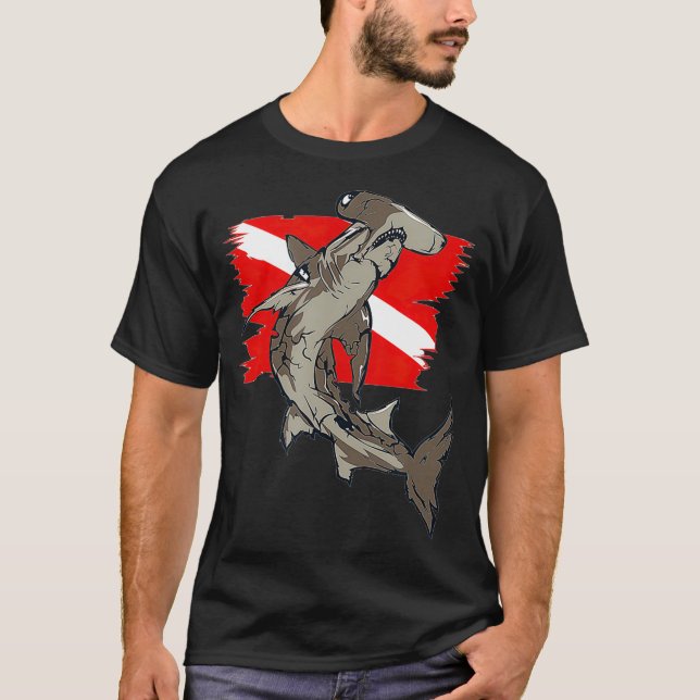 Diver Down Flagga Hammerhead Shark Dyka  T Shirt (Framsida)