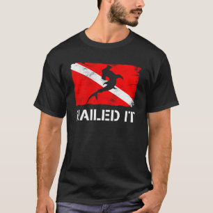 Diver Down Flagga Hammerhead Shark kränkte den vid T Shirt