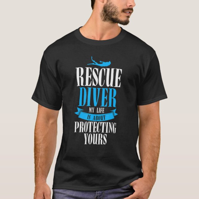 Diver Flagga Rädding Diver Life handlar om att sky T Shirt (Framsida)