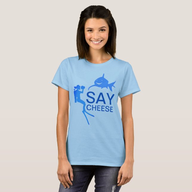 Diver Shark säger Cheese lustigt anpassade Tee Shirt (Hel framsida)