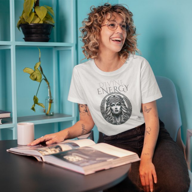 Divine Energy - Mystical power in Celtic Design T Shirt (Skapare uppladdad)