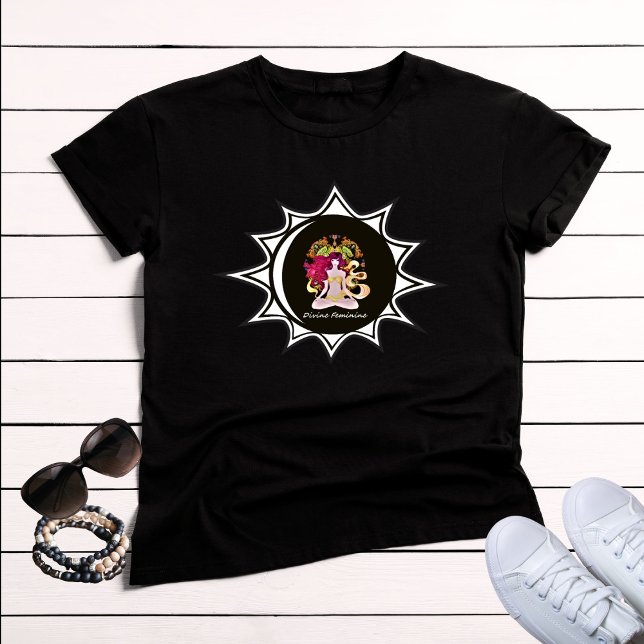 Divine Feminine Helig Mandala T Shirt (Skapare uppladdad)