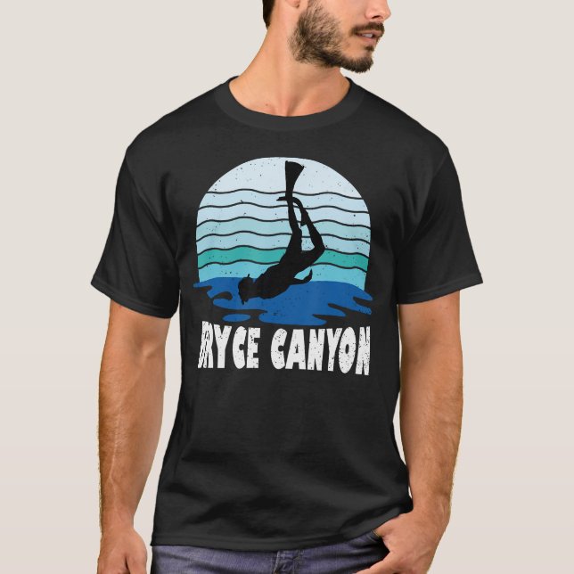 Diving Bryce Canyon A Snorkeling Underwater Or Scu T Shirt (Framsida)