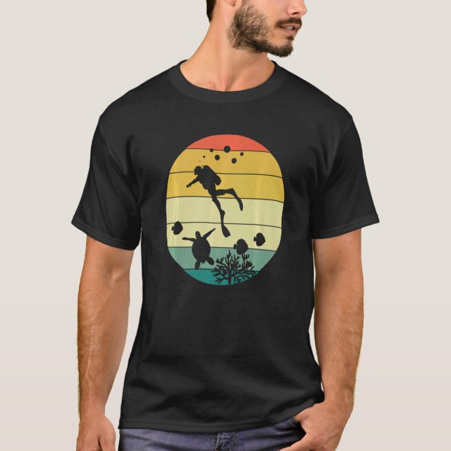 Diving-instruktör för dykning av Retro Scuba Divin T Shirt (Framsida)