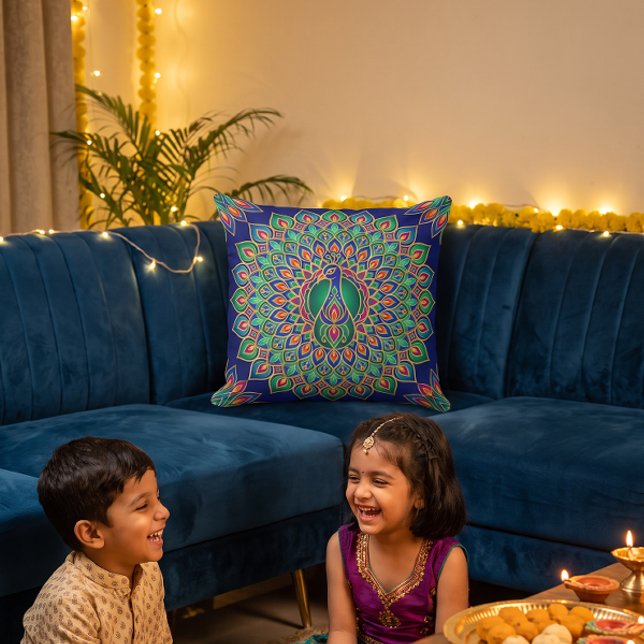 Diwali Special Påfågel Rangoli Kudde (Skapare uppladdad)
