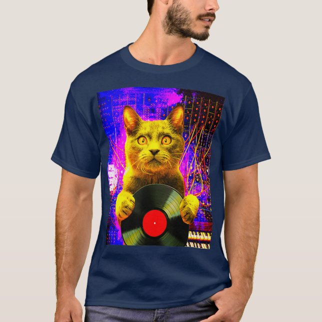 Dj-katt på syntetisator i vinyljournalen i rymden t shirt (Framsida)