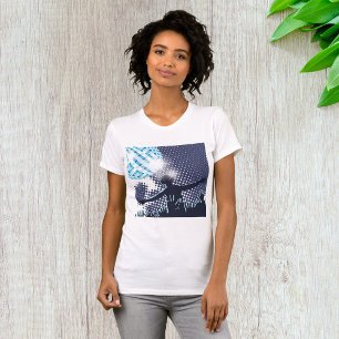 DJ som utför i en Klubb Kvinnor T-Shirt