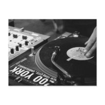 DJ spinning vinyl 1