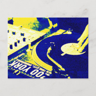 DJ spinning vinyl 3 Vykort