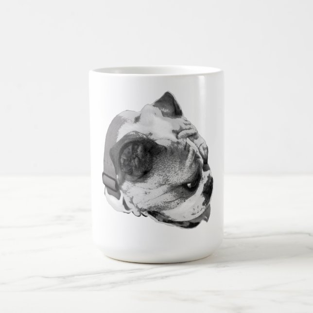 Djärv bulldoggprofil i krispig monokrom kaffemugg (Center)