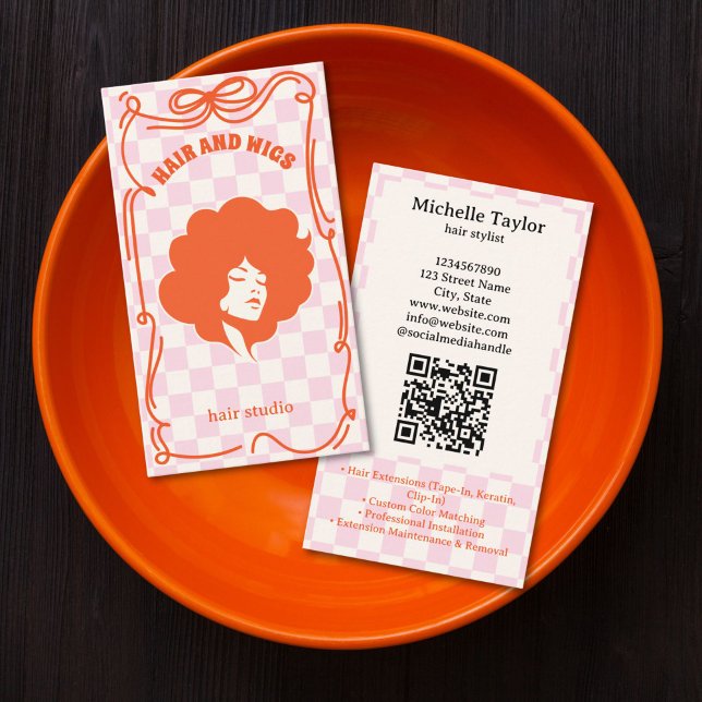 Djärv Retro Frisörstylist Whimsical Klotter Rosa R Visitkort (Bold Retro Hair Stylist Whimsical Doodle Pink Red Business Card)