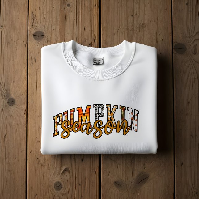 Djärv Universitetsstil Pumpasäsong Höstfärger T Shirt (Skapare uppladdad)