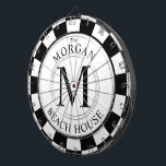 Djärv vit för familjMonogramsvart | Darttavla<br><div class="desc">En themed pil för monogram stiger ombord för att fira din familj eller ditt nästa familjmöte.</div>