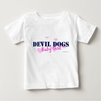 Djävulen förföljer flickan - med hjärtalångärmaden tee shirt