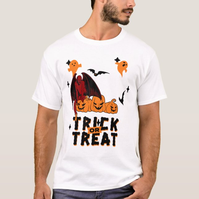 djävulen på pumpa bus eller godis t shirt (Framsida)
