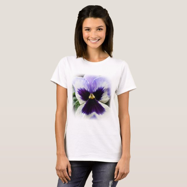 djup lila på vit pansy t shirt (Hel framsida)