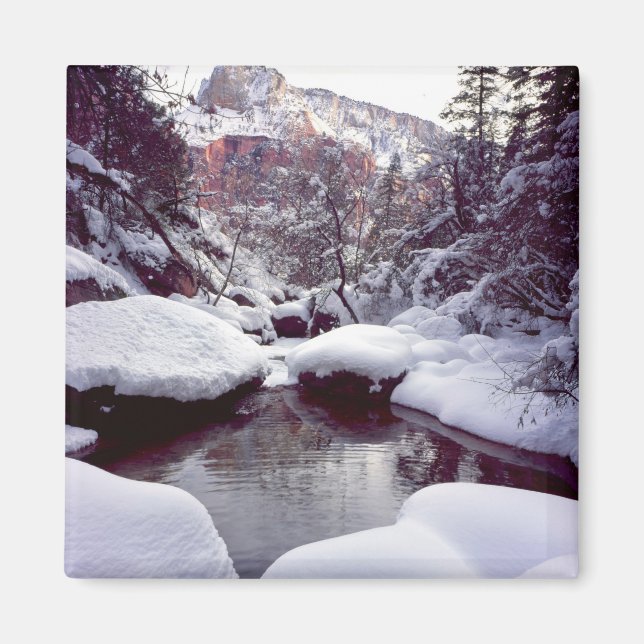 Djup snö vid Middle Emerald Pools Magnet (Framsidan)