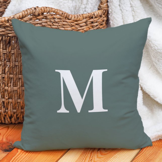 Djup visgrön vit monogram  kudde (Deep sage green white monogram decorator pillow)