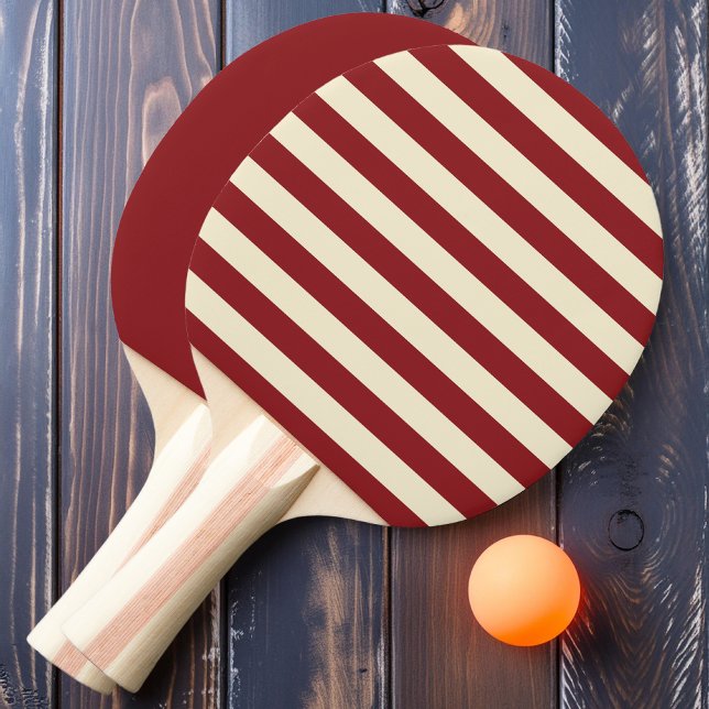 Djupa tranbärsrandiga och enfärgade polotröjor pingisracket (Skapare uppladdad)