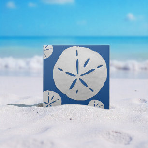 Djupblå och vit Tropisk strand Sanddollar Kakelplatta