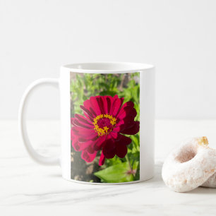Djupröd Zinnia-blomma Kaffemugg