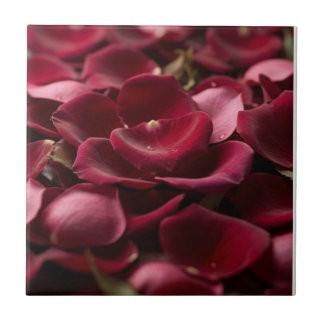 Djupröda rosblad Eleganta blomster keramiska platt Kakelplatta