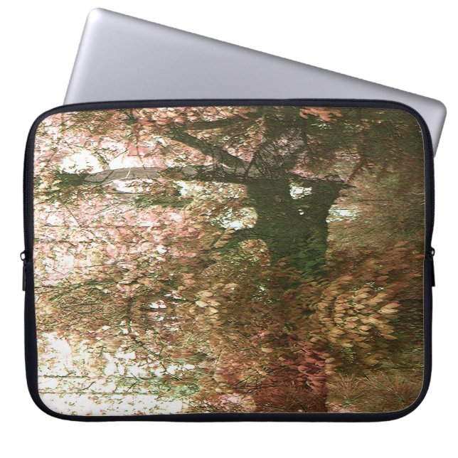 Djupt i skogen... laptop fodral (Framsidan)