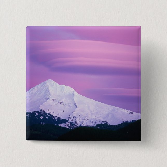 Djupt lila moln omger Mount Hood, i Knapp (Framsida)