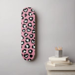 Djurtryck, Rosa Leopard, Cheetah Spots, Hearts Mini Skateboard Bräda 18,5 Cm<br><div class="desc">Elegant,  snyggt och sofistikerat mönster med leopardpunkter och hjärta i rosa och svart färg. Modern gåva och trendig,  perfekt för djuret älskare i ditt liv.</div>