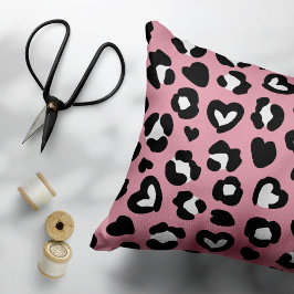 Djurtryck, Rosa Leopard, Cheetah Spots, Hearts Prydnadskudde