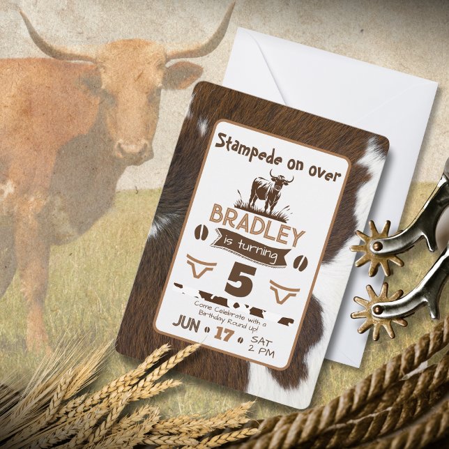 Djurtryck Stampede Brown Birthday Inbjudningar (Skapare uppladdad)