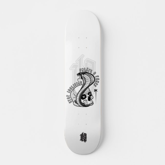 DK92 Snakes & Fakes - Skateboard (Framsida)