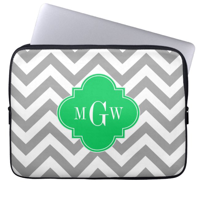 Dk Grått Lg Chevron Emerald Quatrefoil 3 Monogram Laptop Sleeve (Framsidan)