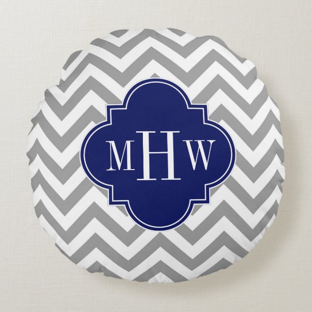 Dk Grått Lg Chevron Navy Quatrefoil 3 Monogram Rund Kudde (Framsidan)