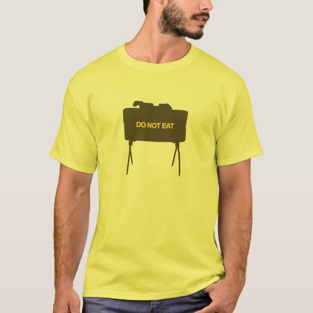 Do Not Eat Claymore Tee (Framsida)