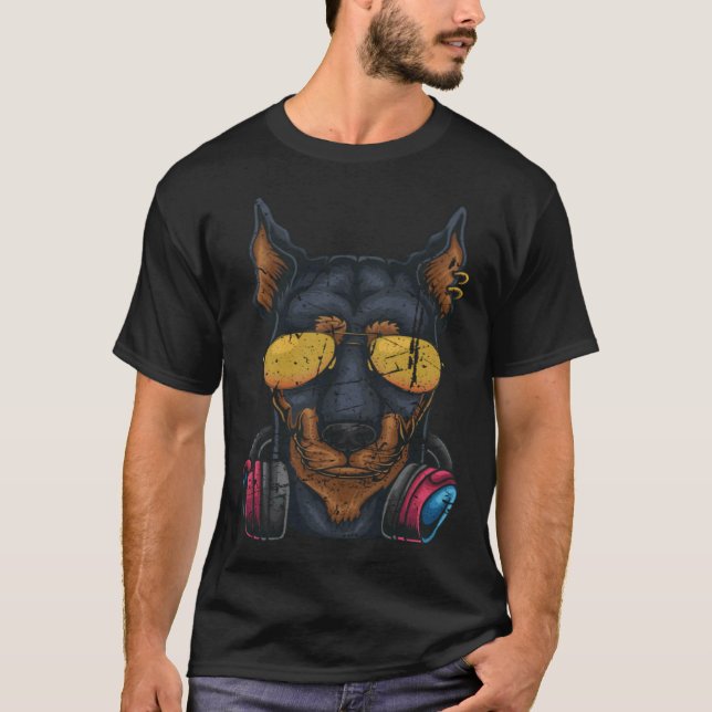 Doberman Attityd Vintage Nött Upplaga T Shirt (Framsida)