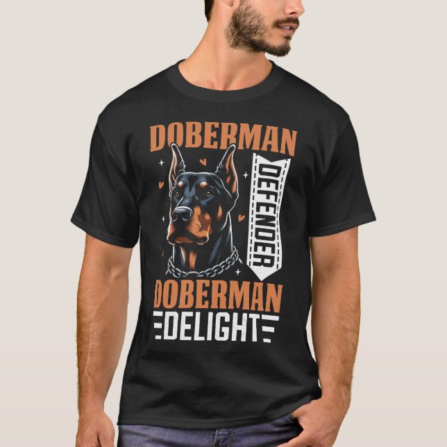 Doberman Defender, Doberman Delight Hund T Shirt (Framsida)