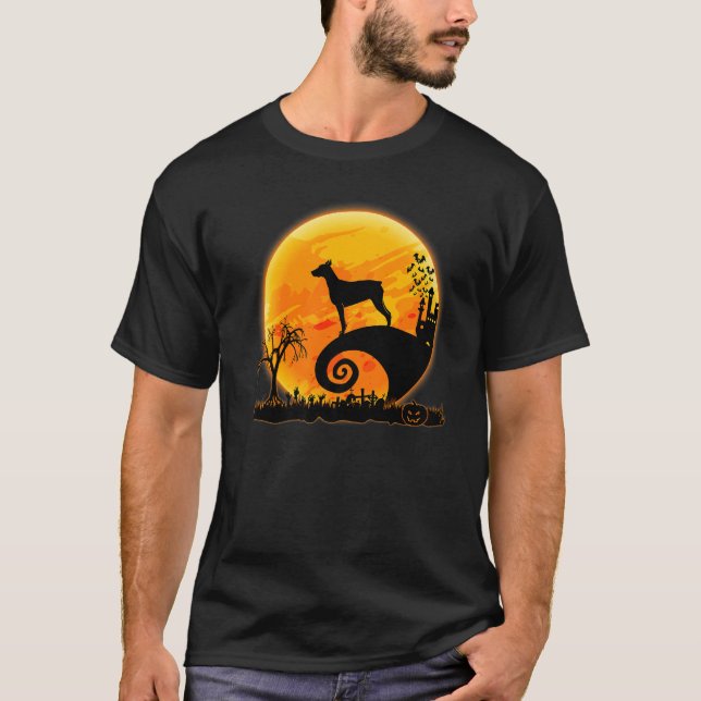 Doberman Dog And Moon  Scary Halloween Costume T Shirt (Framsida)