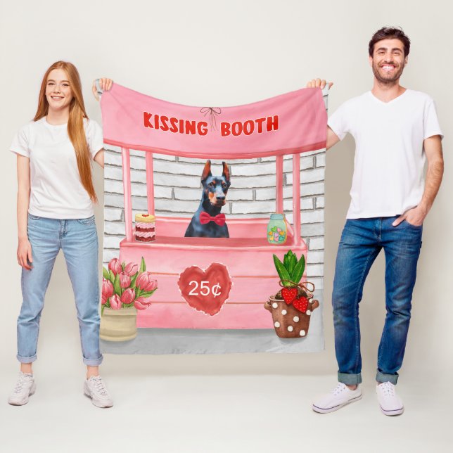 Doberman Hund Valentine Day Kissing Booth Fleecefilt (På plats)