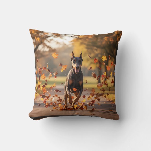 Doberman Pinscher Elegant Dekorativ kudde (Framsida)