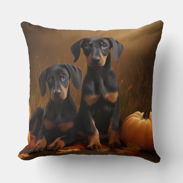 Doberman Puppy Autumn Delight Pumpkin Kudde (Framsida)